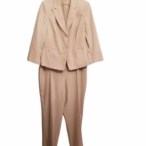 Emily woman pantsuit SZ 20W
